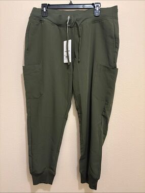 Mandala jogger scrub pants in olive in large petite